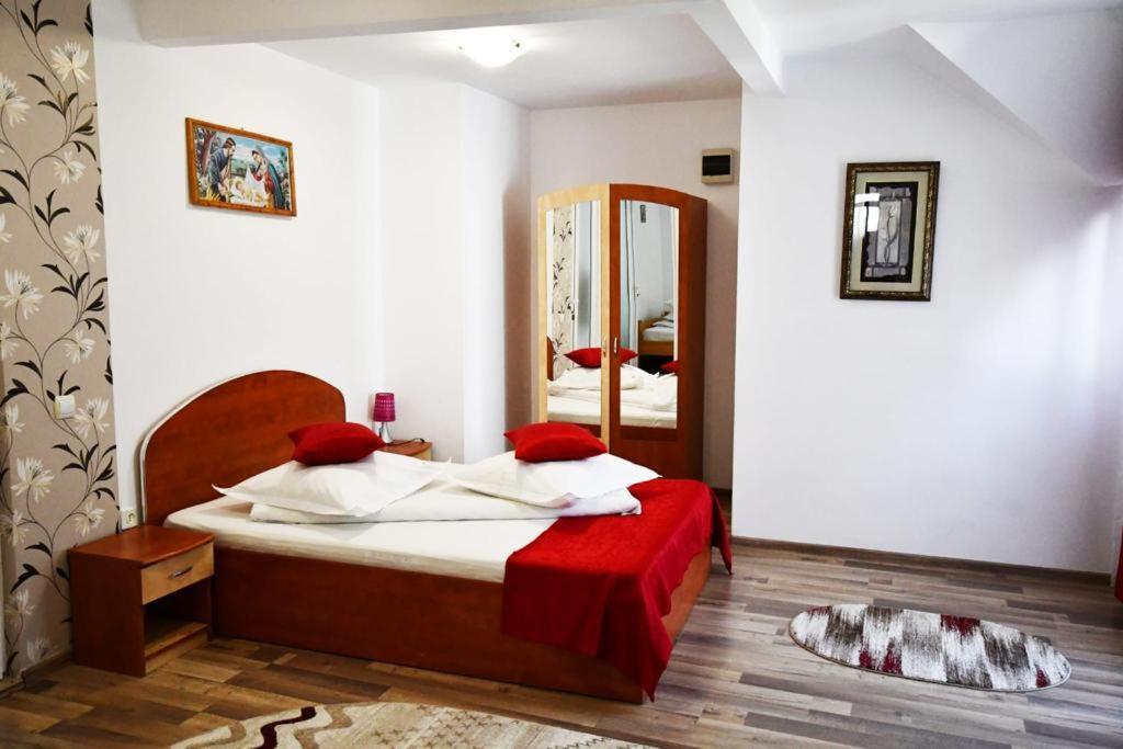 Casa Stefanut Hotel Moeciu De Sus Buitenkant foto