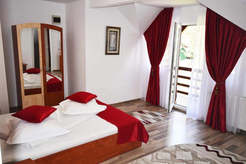 Casa Stefanut Hotel Moeciu De Sus Buitenkant foto